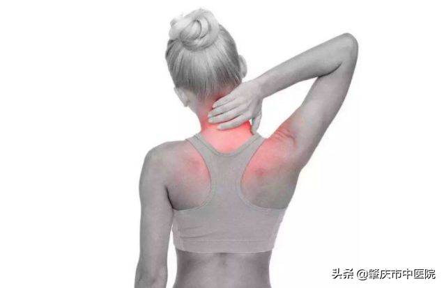 游泳的时候小腿抽筋正确处理步骤,游泳过程中如果抽筋时应该怎么办