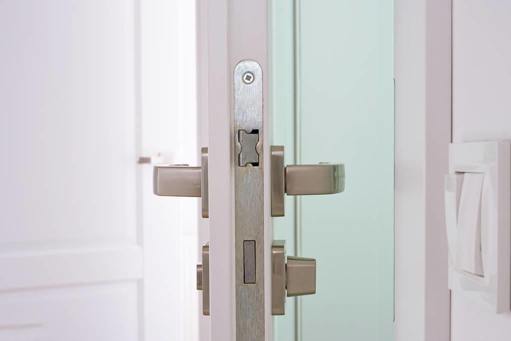 卫生间门怎么选好看好用,卫生间门怎么选购最佳方法