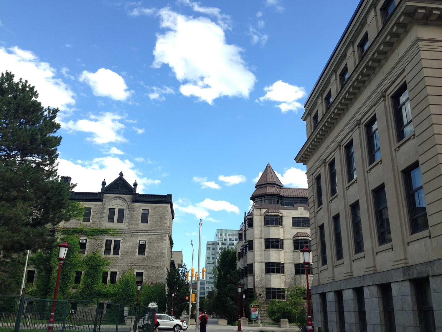 渥太华大学全球排名第几,渥太华大学相当于国内哪些大学