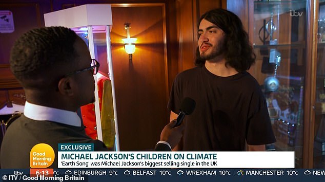 迈克尔杰克逊小儿子为何留长发,迈克尔杰克逊的三个孩子长大了