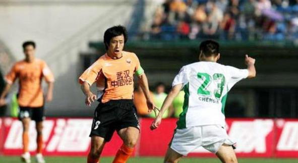 国足优秀教练郑斌,通过节目发表自己的看法,野心真不小