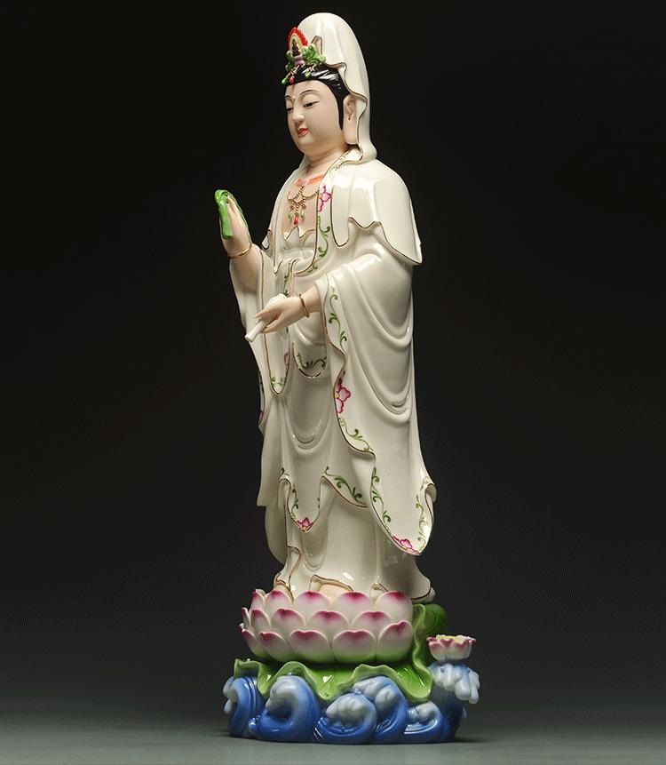 虔诚敬拜大慈大悲观世音菩萨,致诚顶礼大慈大悲观世音菩萨