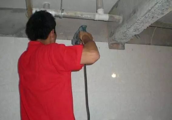 轻钢龙骨石膏板造型吊顶施工视频,石膏板天花吊顶施工全过程