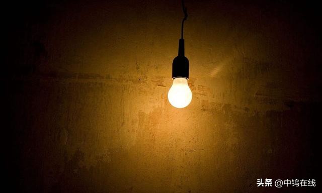 钨丝灯泡为什么会发光,白炽灯和钨丝灯照明原理一样吗