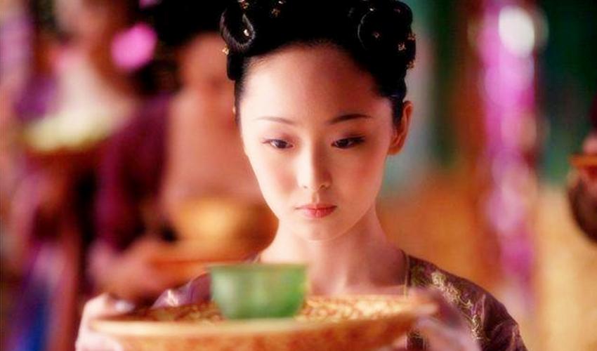 这个皇帝为了长生不老，拼命炼制一种药物，结果自己差点被害死了