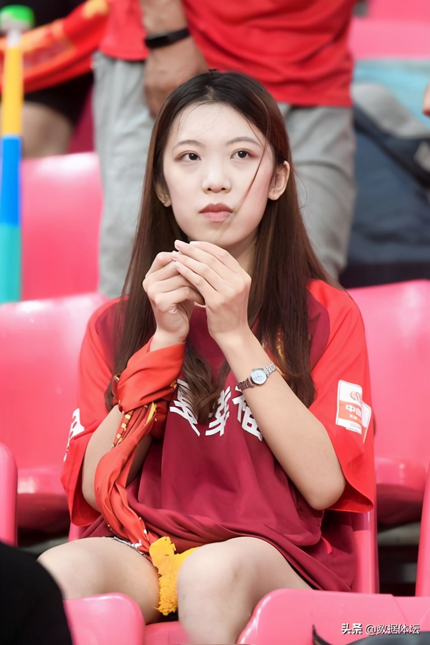 谁是那颗最亮的星——中超美女球迷盘点（上）