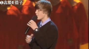 贾斯汀比伯浪了一圈归来还是少年,贾斯汀比伯晒自曝右脸面瘫