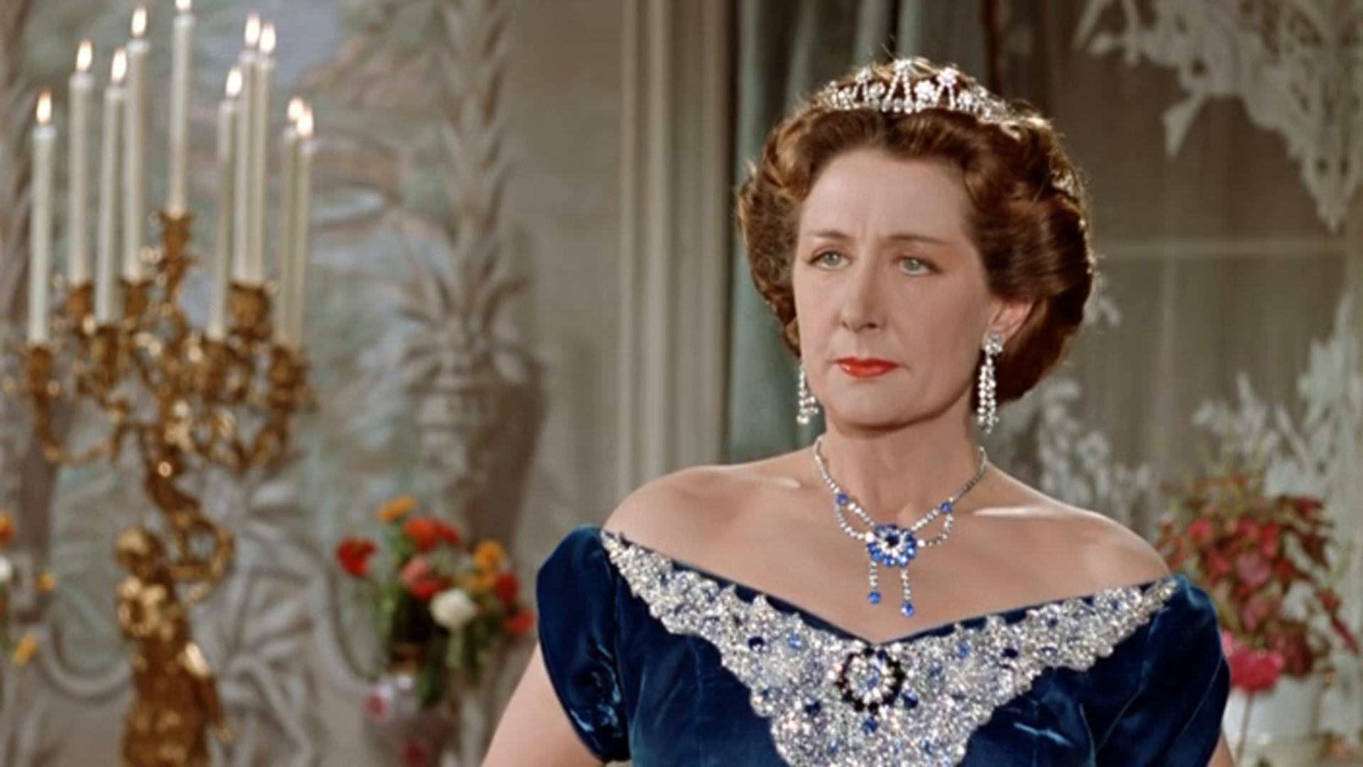 历史上的茜茜公主为什么痴迷美容和瘦身？她能掌控的只有她自己