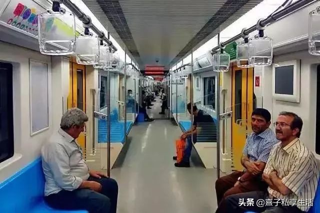 环游世界夫妻赚了十个亿,情侣环游世界视频