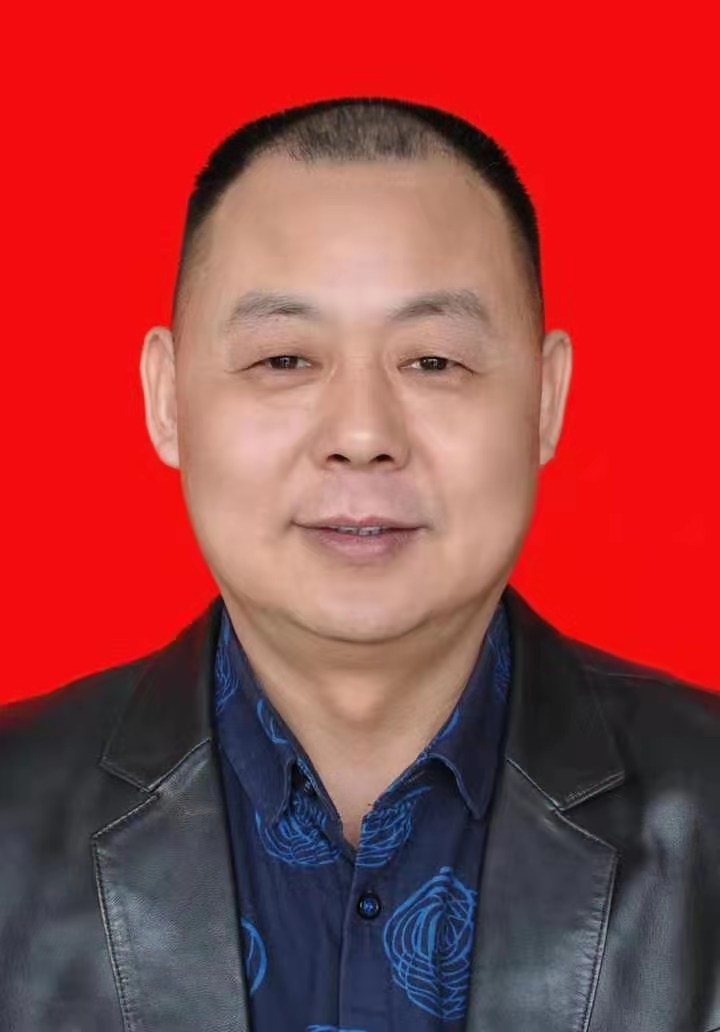 我捐款5000元是为医护人员能多买几个口罩，几件防护衣蒲城县唐建华说