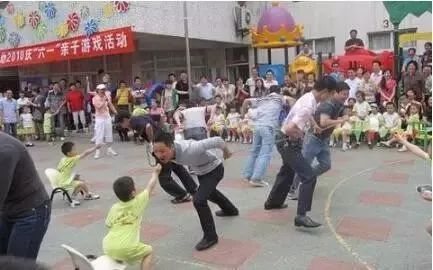 幼儿园感恩节家长开放日亲子游戏,感恩节亲子互动游戏幼儿园