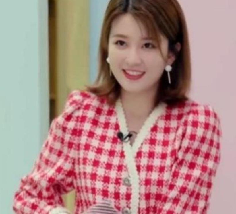 戚薇综艺节目被吓到,乔欣戚薇睫毛增长液原视频