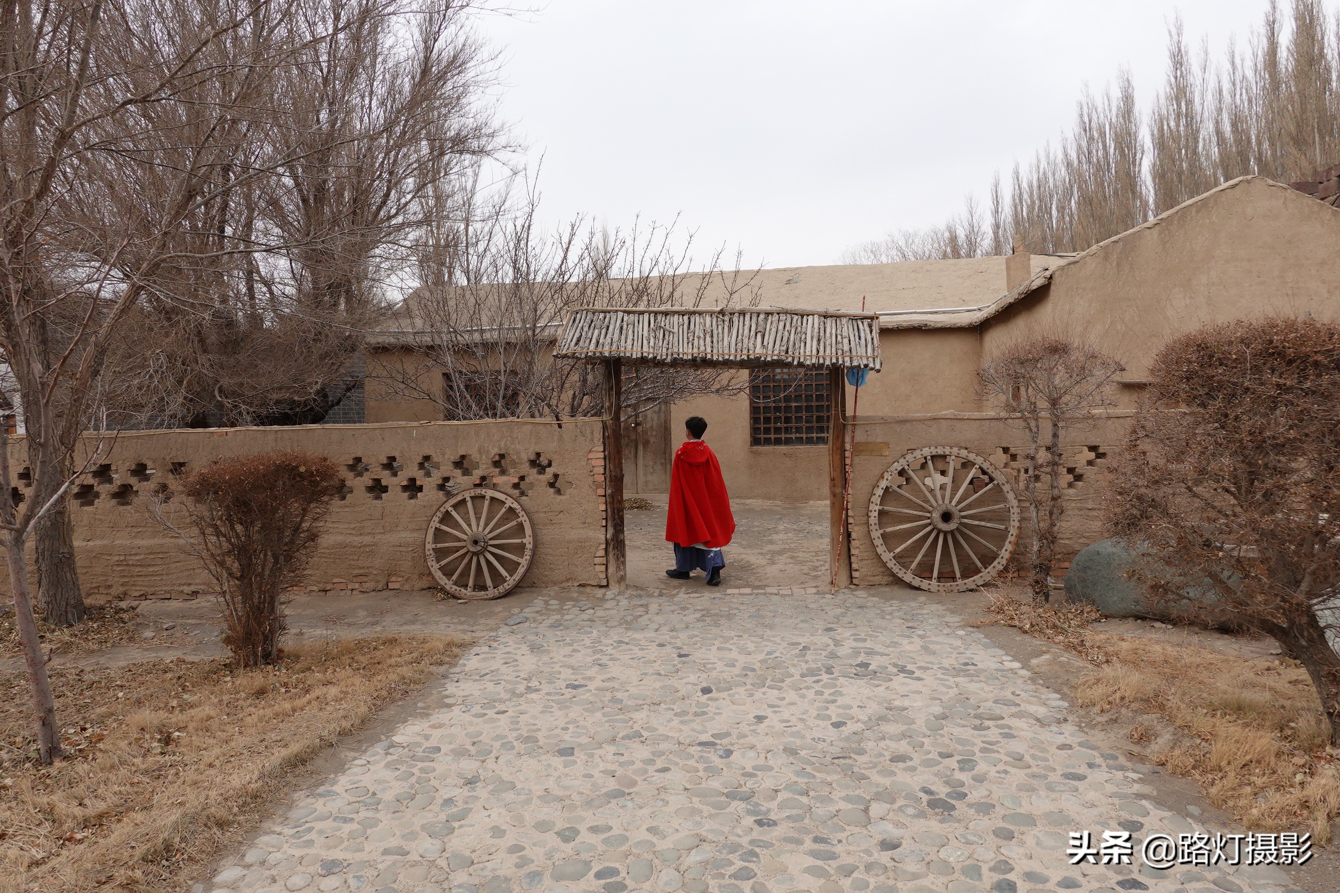 *疆新**最浪漫的古镇,因一首歌蜚声海内外,三毛曾为爱来过