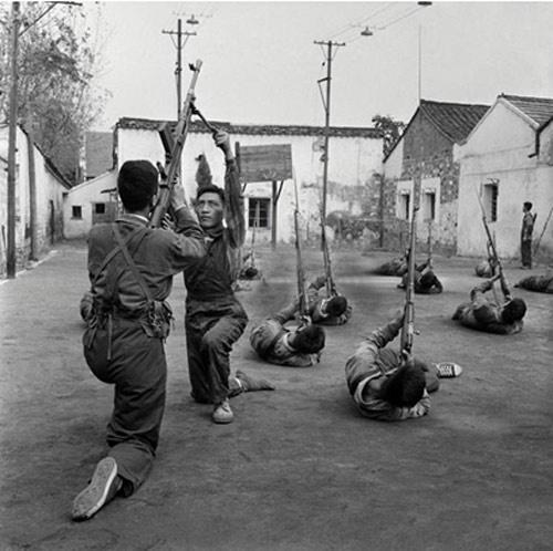 用枪如何*飞机打**，我们曾经是认真的