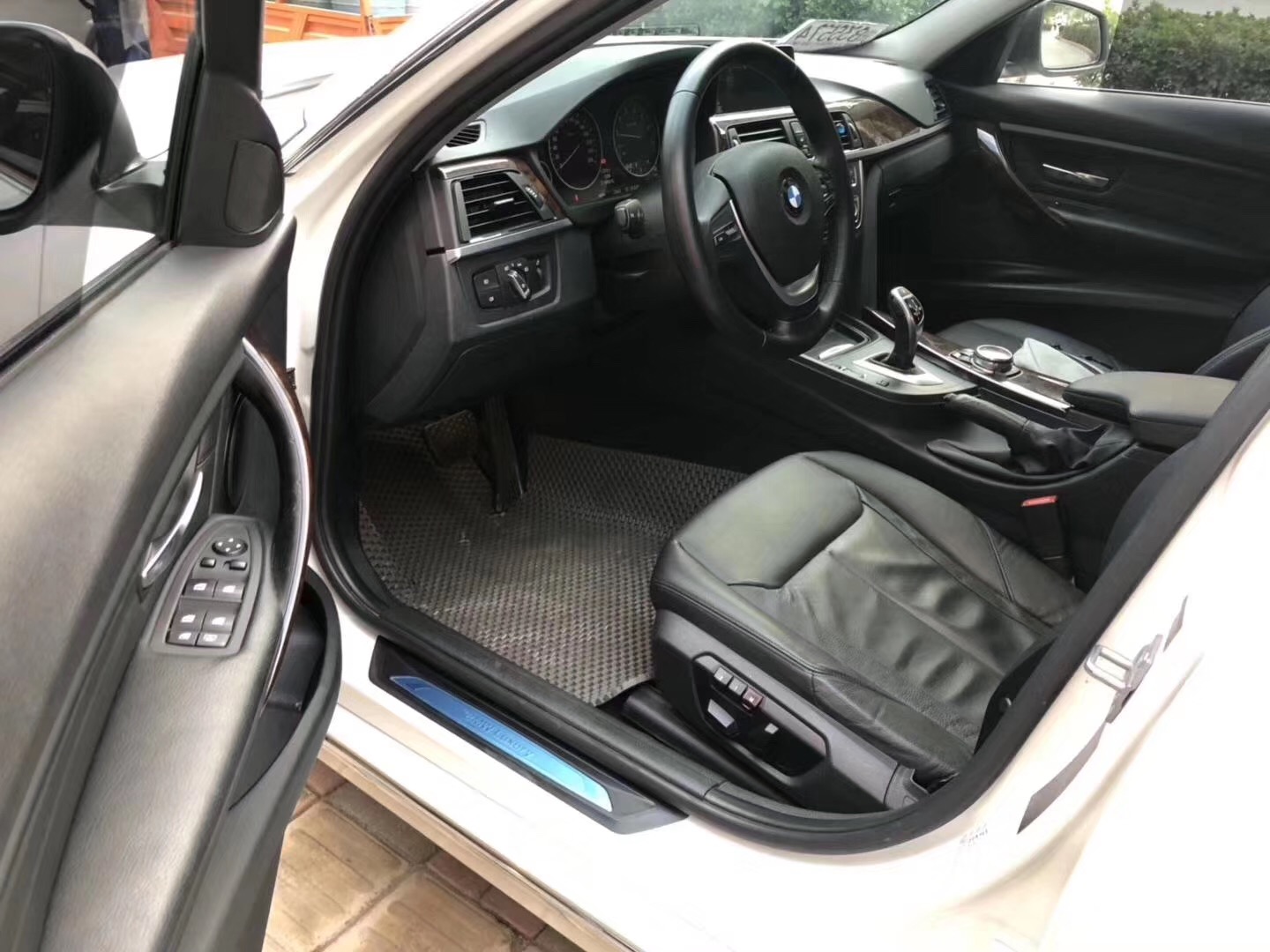 2014款宝马320li二手车大概多少钱,17年宝马320li二手车多少钱