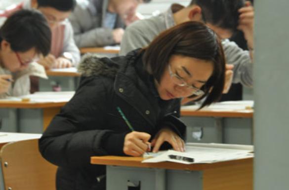 公务员申论得高分字体样板,公务员申论范文字迹