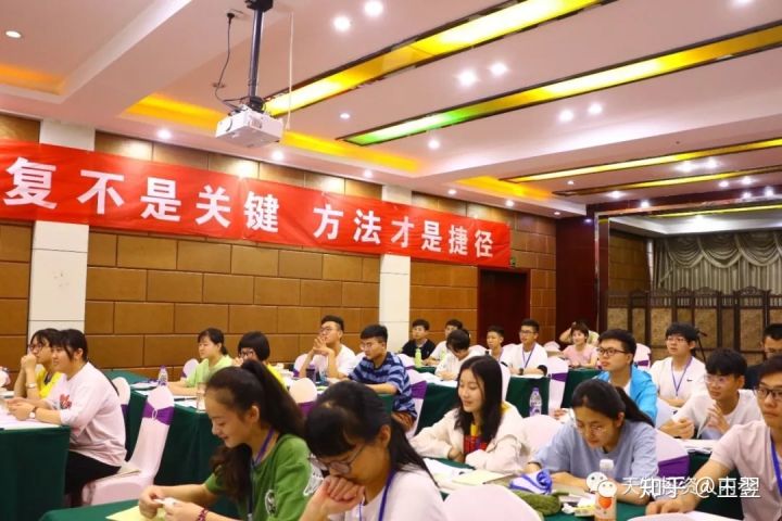 「我是创始人」029：何雨航@学霸播播