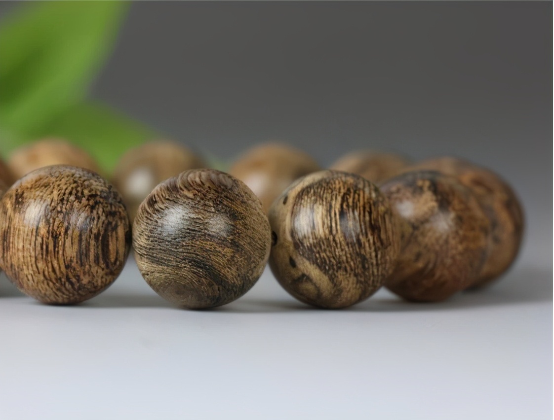 越南沉香手串包浆前后完图,怎样可以使沉香手串包浆