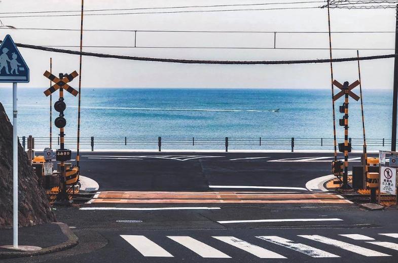 疗愈小说《闪闪发光的人生》：如果你想要阳光，就要把它存在心里