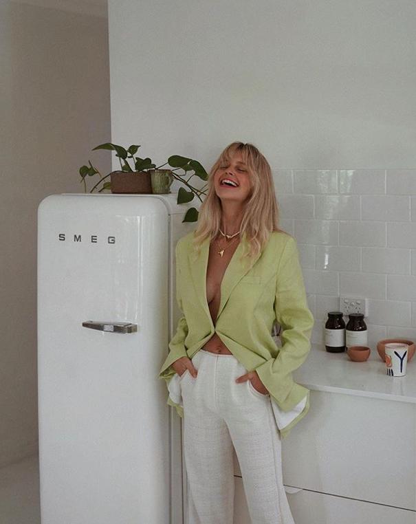 头发怎么洗蓬松没有头屑,洗完头头发蓬松毛躁怎么办