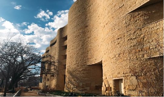 宸磋タ瓒崇悆鏃呮父,宸磋タ妗戝反娴锋哗鏀荤暐