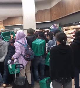 中国人在澳洲买奶粉事件,澳洲华人在超市买奶粉被骂