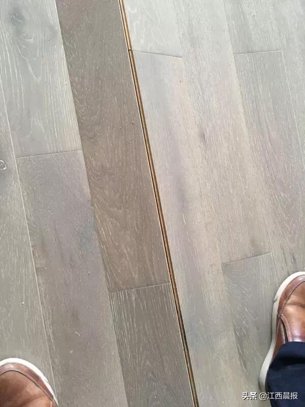 纯实木地板安装后变形,实木地板有点变形怎么处理