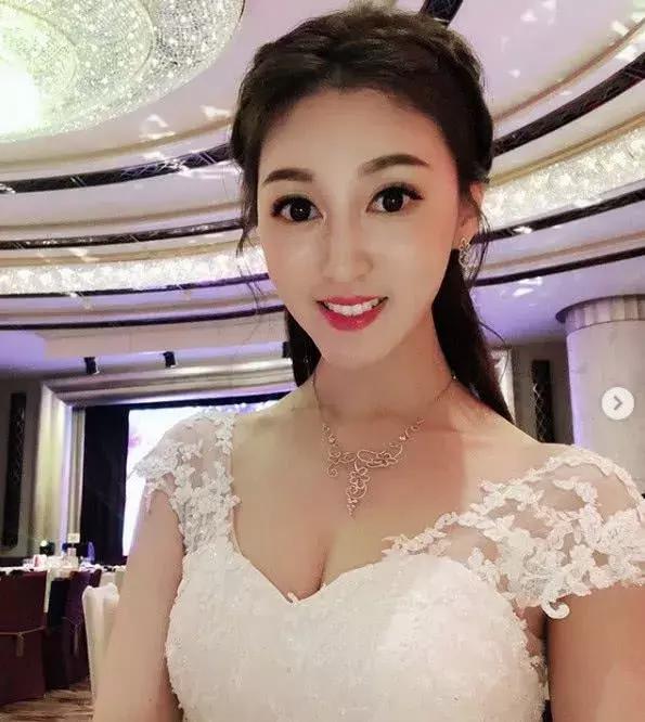 39岁前港姐结婚6年依旧恩爱,前港姐冠军晒照