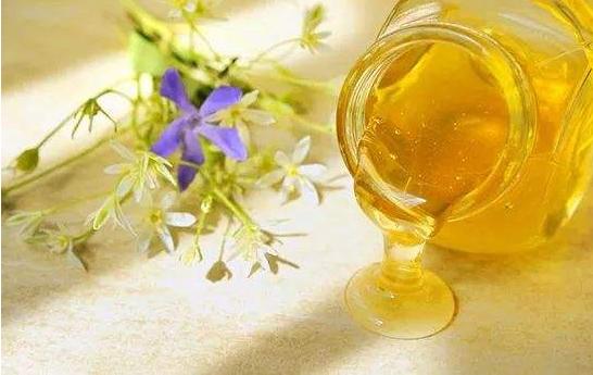 夏天皮肤痒起红点的妙招,夏季皮肤瘙痒小妙招