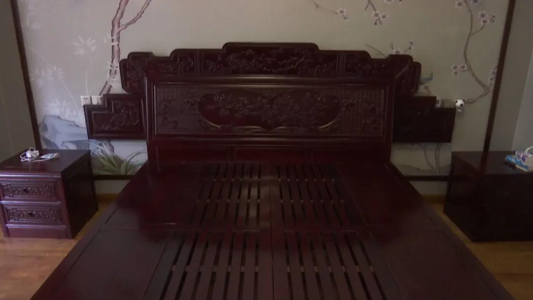 红木家具长虫有什么好办法,红木家具发现问题可以退货吗