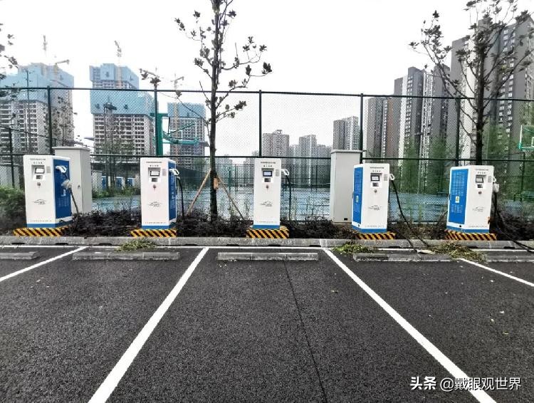 溉澜溪体育公园现在还有花吗,重庆溉澜溪体育公园足球场