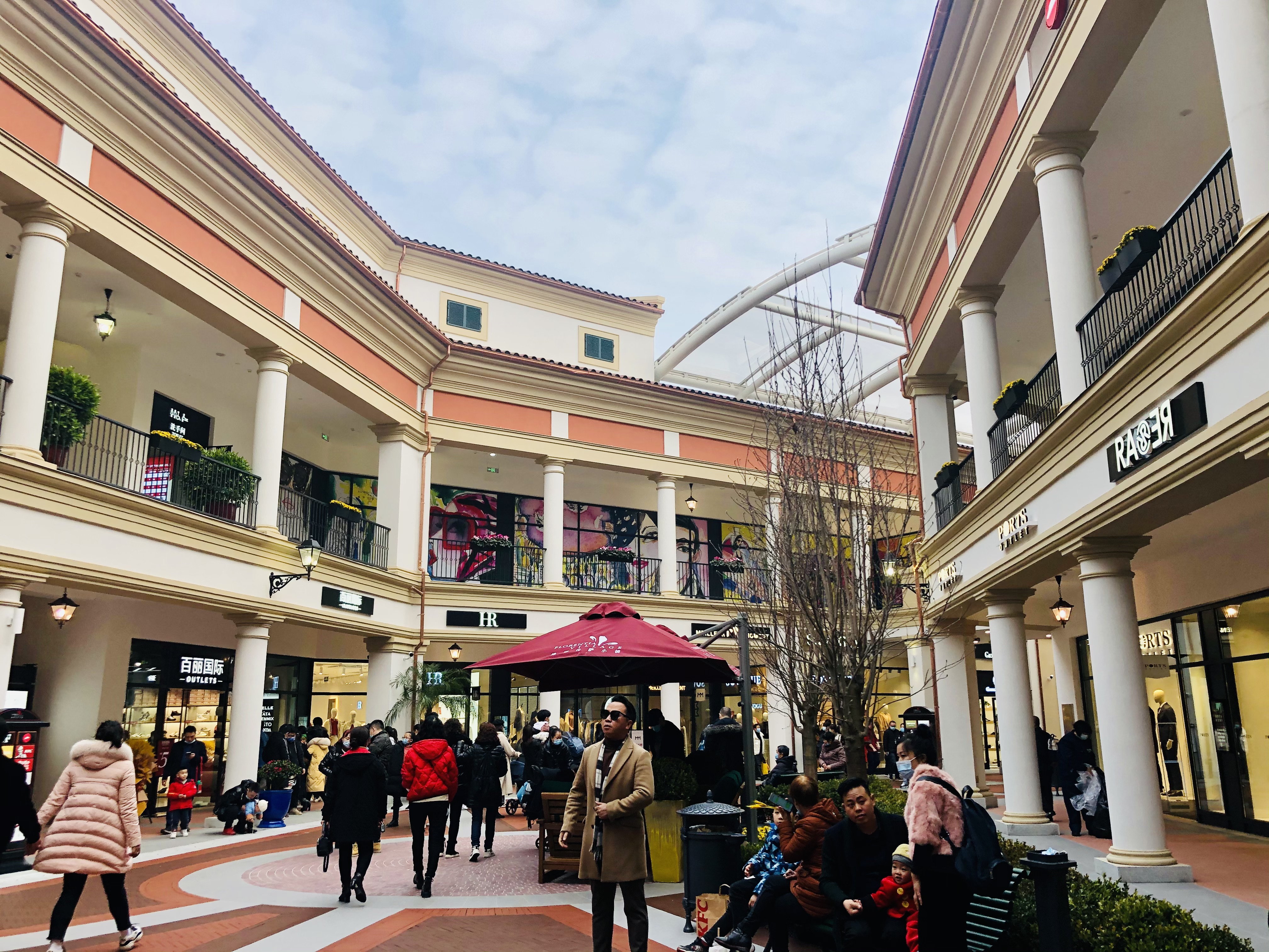 重庆佛罗伦萨小镇有哪些品牌,重庆佛罗伦萨小镇免费车