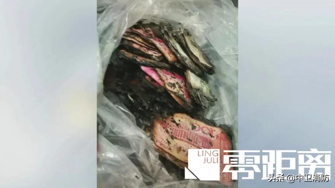 男子点蚊香灭蚊,男子被蚊子咬后点一大堆蚊香