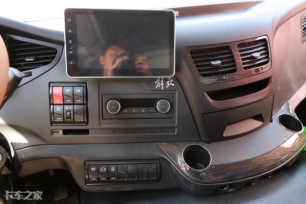 560马力国六车型,560马力国六自动挡牵引车