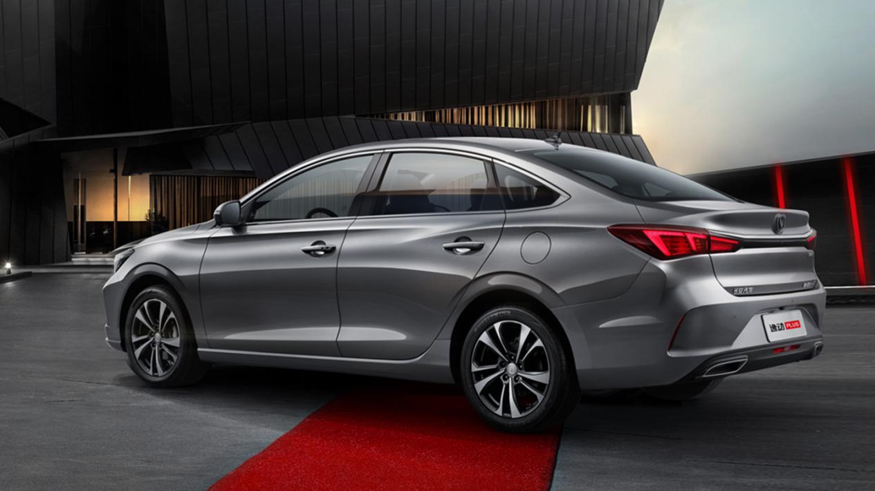 雪佛兰科鲁泽和长安逸动,雪佛兰科鲁泽跟长安逸动哪个好