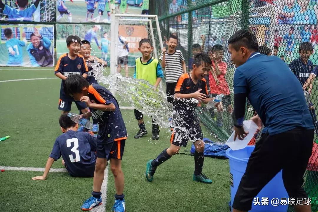 易联青训足球,易联梯队训练赛