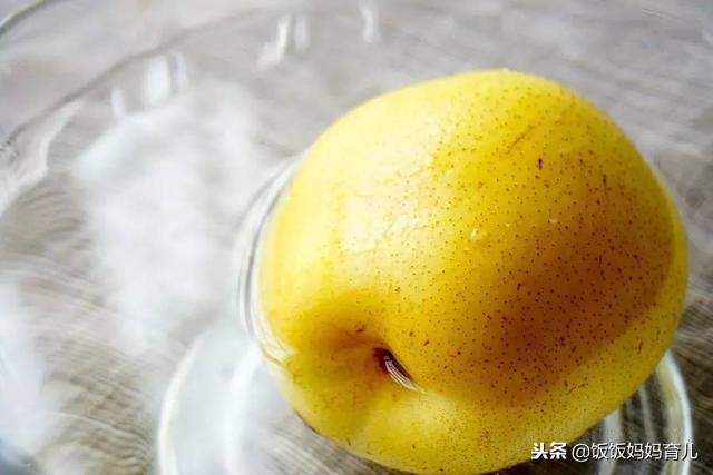 小孩咳嗽怎么炖梨给他吃,宝宝久咳吃中药好吗