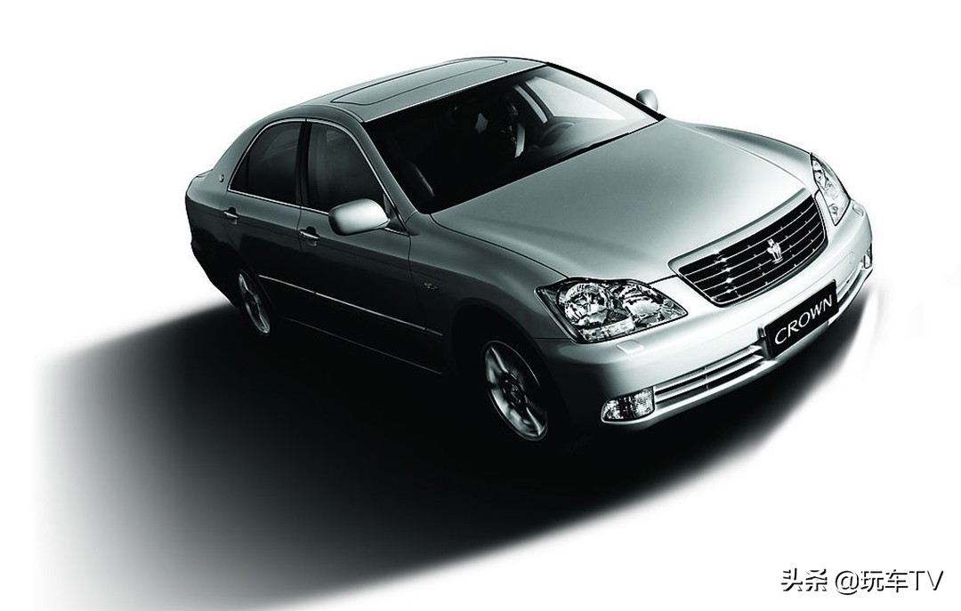 皇冠时尚版运动版,皇冠运动版2017