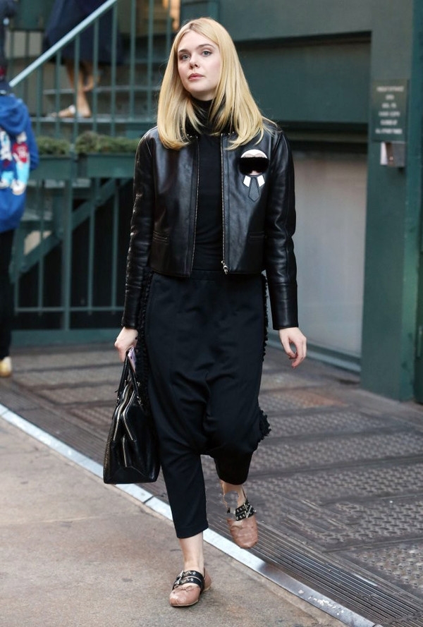 女人不管什么身材,穿裤子要远离这4款“土掉渣”的款式,真的丑