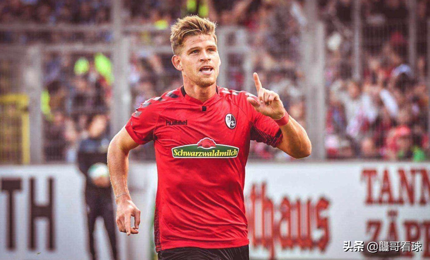 弗莱堡中卫国脚科赫的未来：那不勒斯有意引进，热刺后防急需