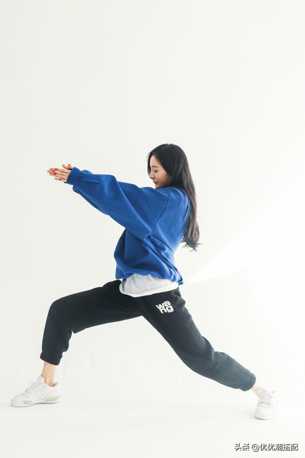 江疏影热巴穿荷叶边衬衫好甜美,杨幂热巴江疏影最新街拍盘点