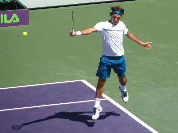 网球技术动作赏析,网球的原理动画演示