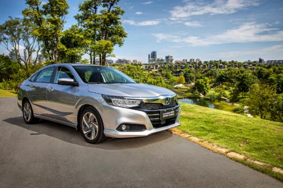 混动凌派开起来咋样？德系车车主试完后，表示很羡慕？