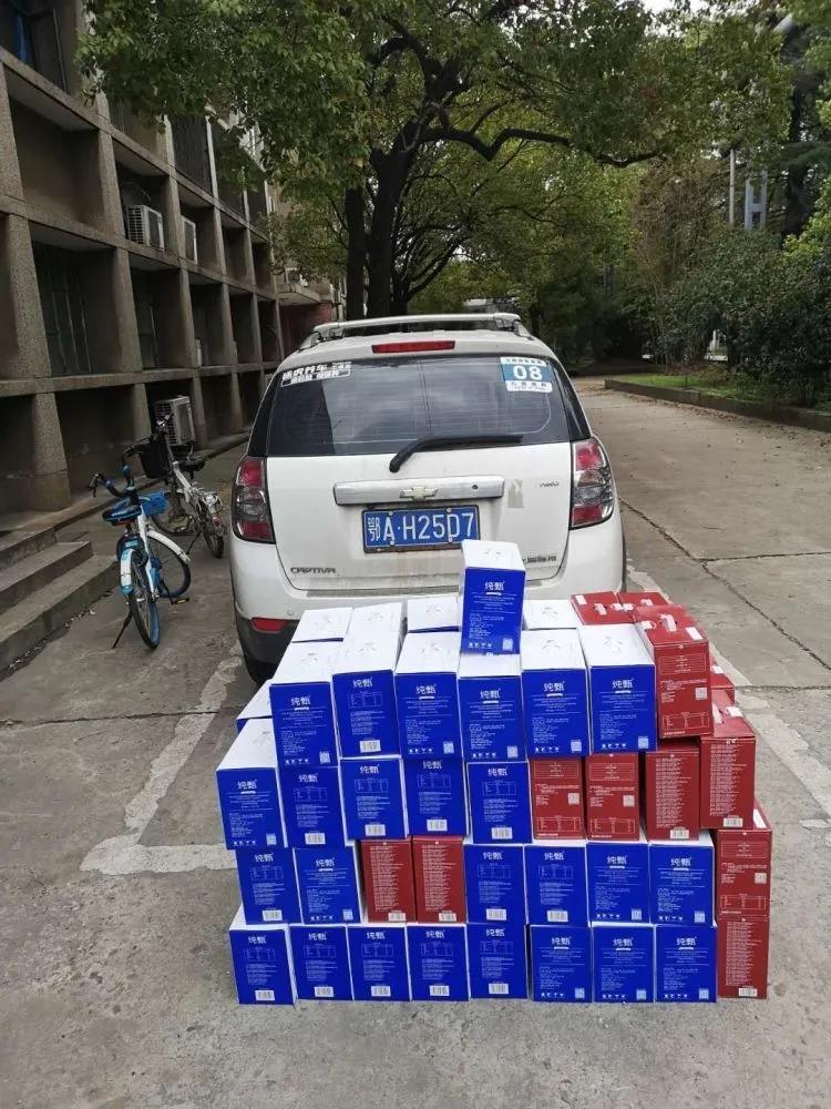 为邻居零差价代购,他成了小区红人!有人把他写进诗里