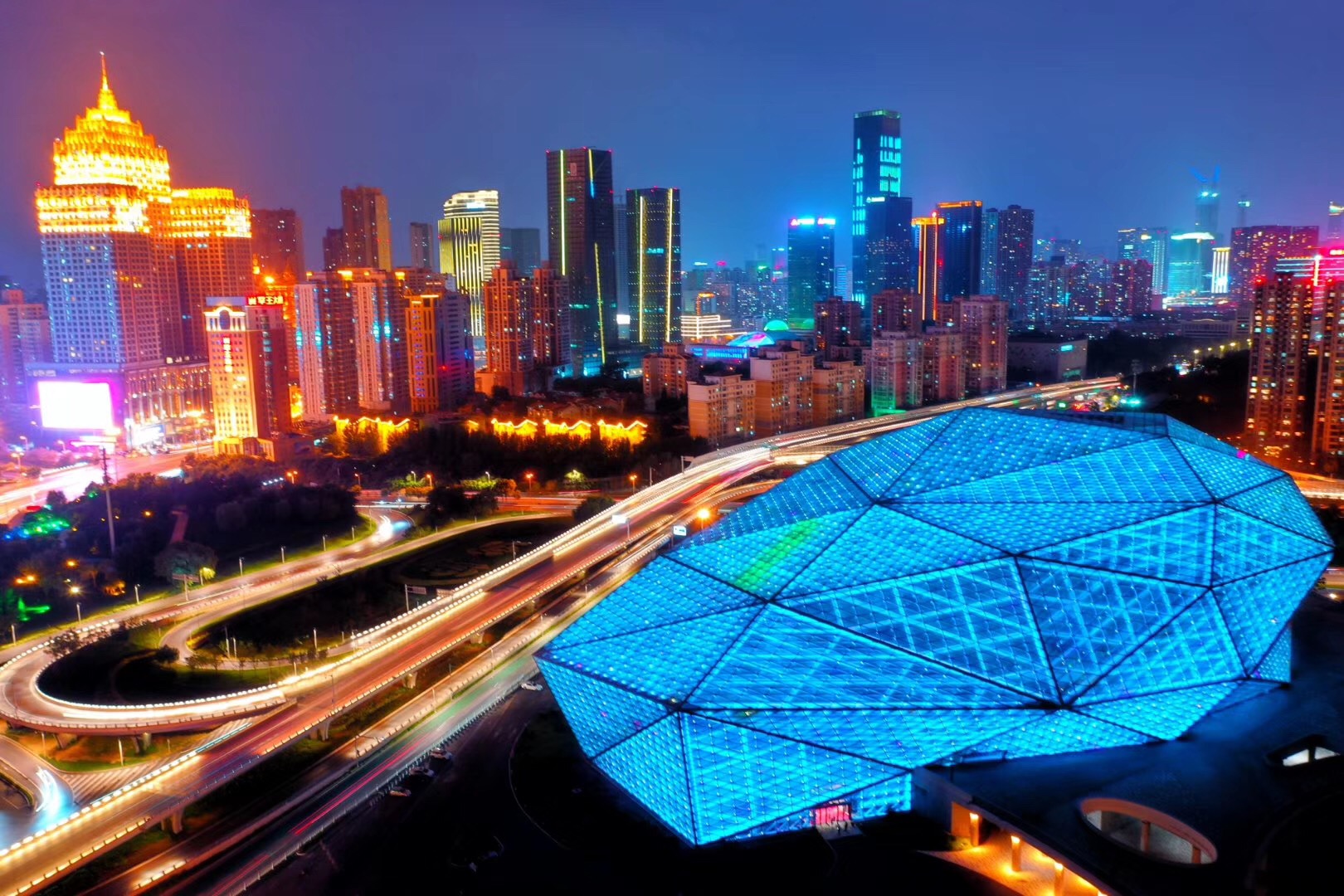 国足教练扬科维奇是实德哪个外援,大连实德扬科维奇与天津刘学宇