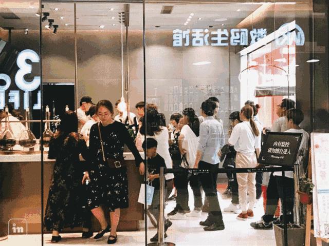 品牌店开到小市场,品牌店开在旁边怎么办