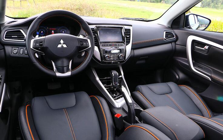 三菱蓝瑟运动版图片,三菱蓝瑟发动机号在哪