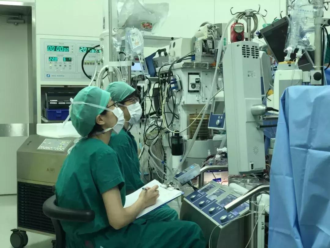 一颗蛀牙惹大祸,竟引发心脑肺肝肾五大器官衰竭!男子命悬一线