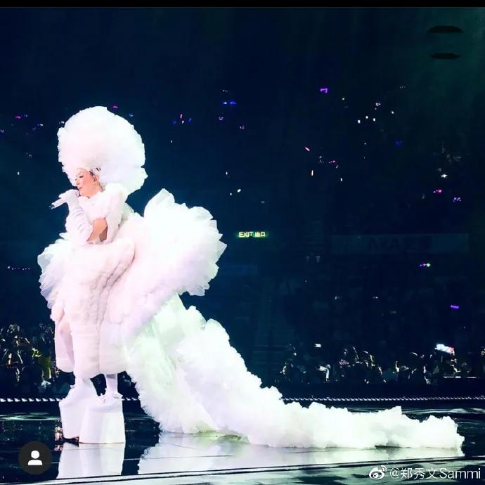 和49岁的她比，流量们的努力好廉价