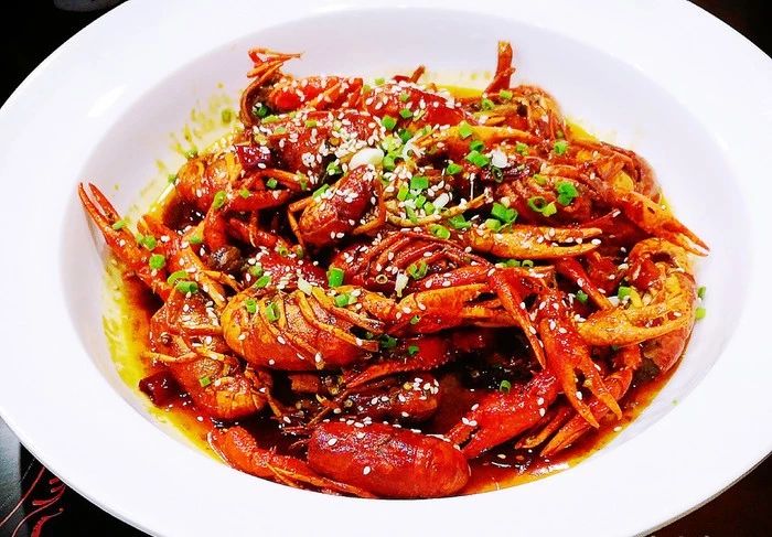 南宁美食推荐必吃龙虾,南宁最好吃的五香龙虾